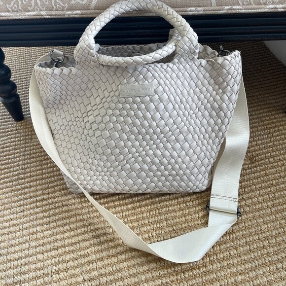Elegant Cream Woven Tote Bag - Picture 3 of 6
